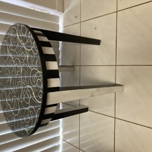 Black & White Round Table